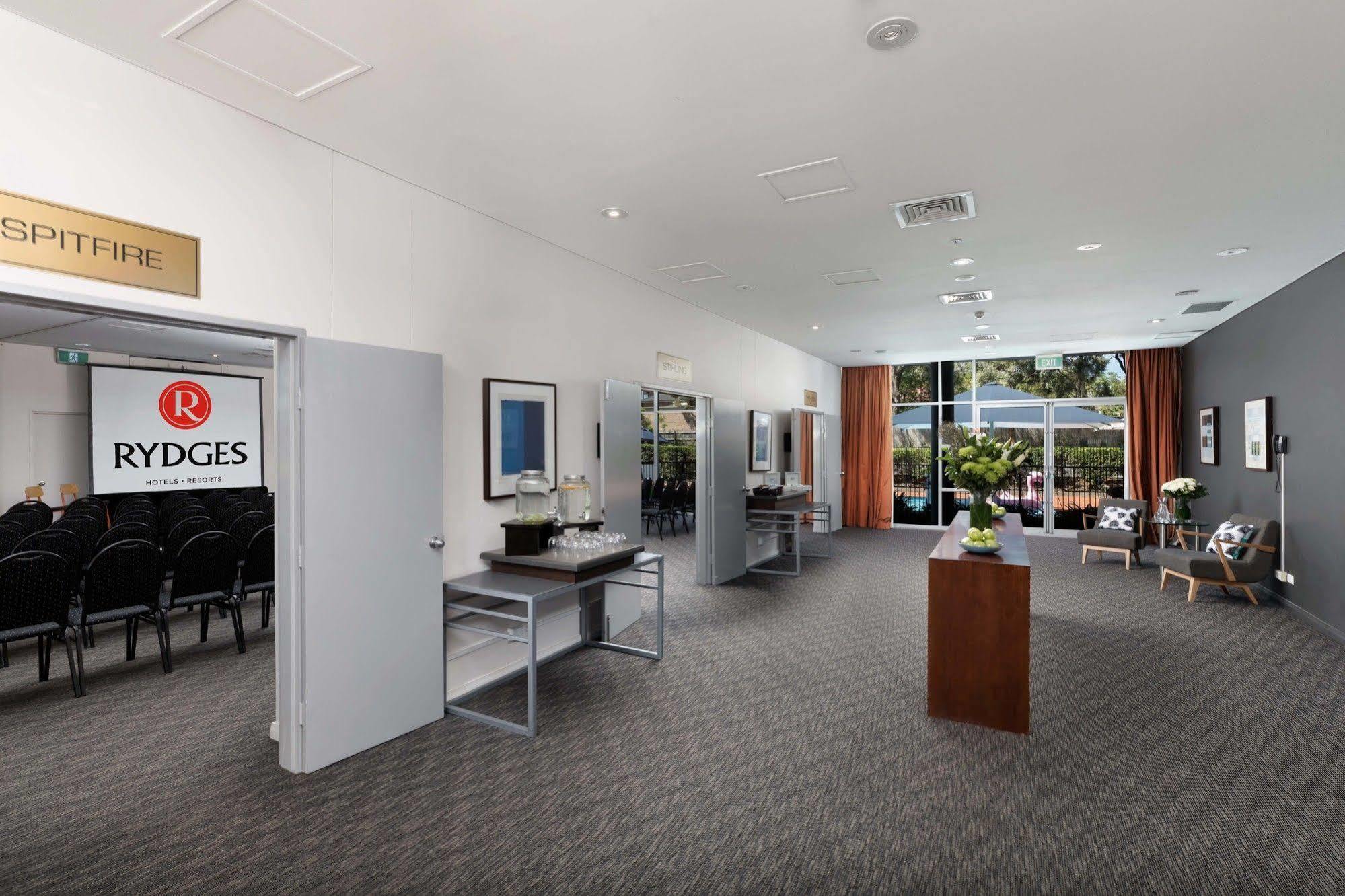 Rydges Bankstown Hotel Eksteriør billede